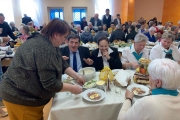 Podopieczni podczas spotkania wielkanocnego